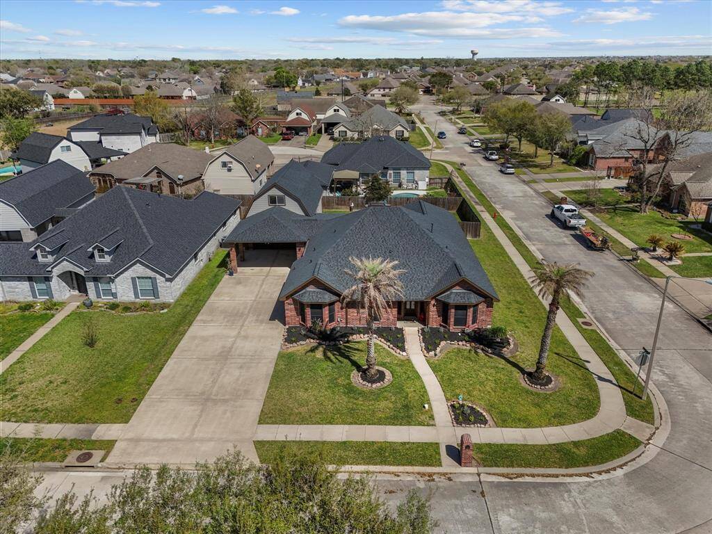 508 Laurel Court has off-street parking for multiple cars.
