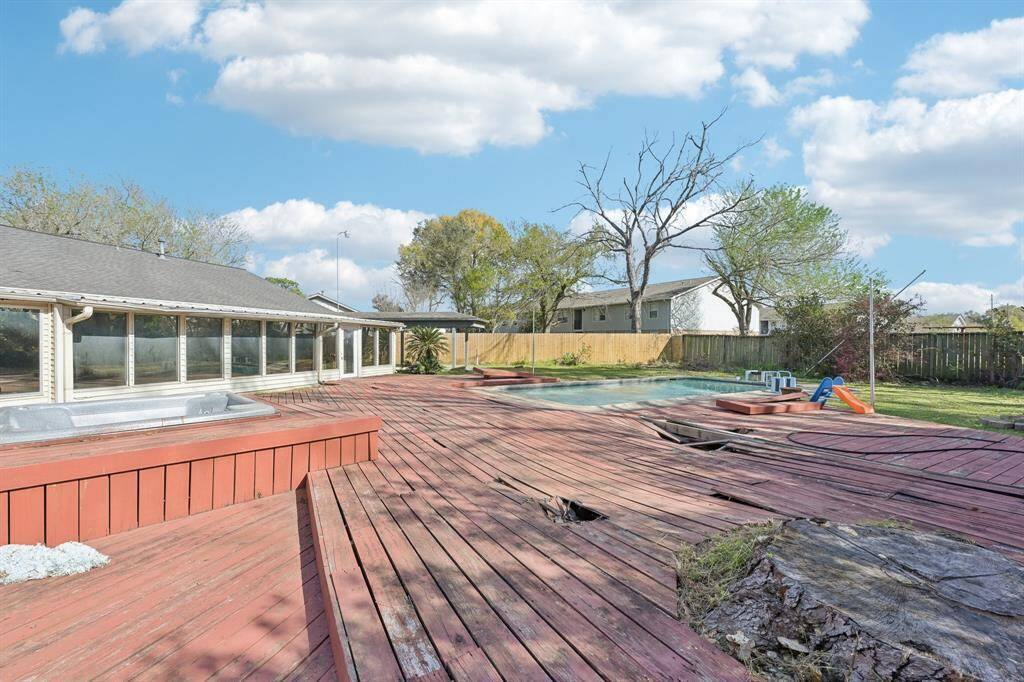 Hot tub and pool area with your own deck areas