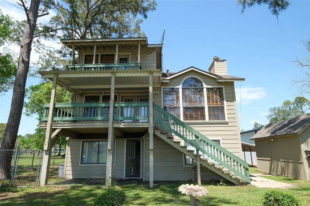 Riverside view showcasing 2 balconies