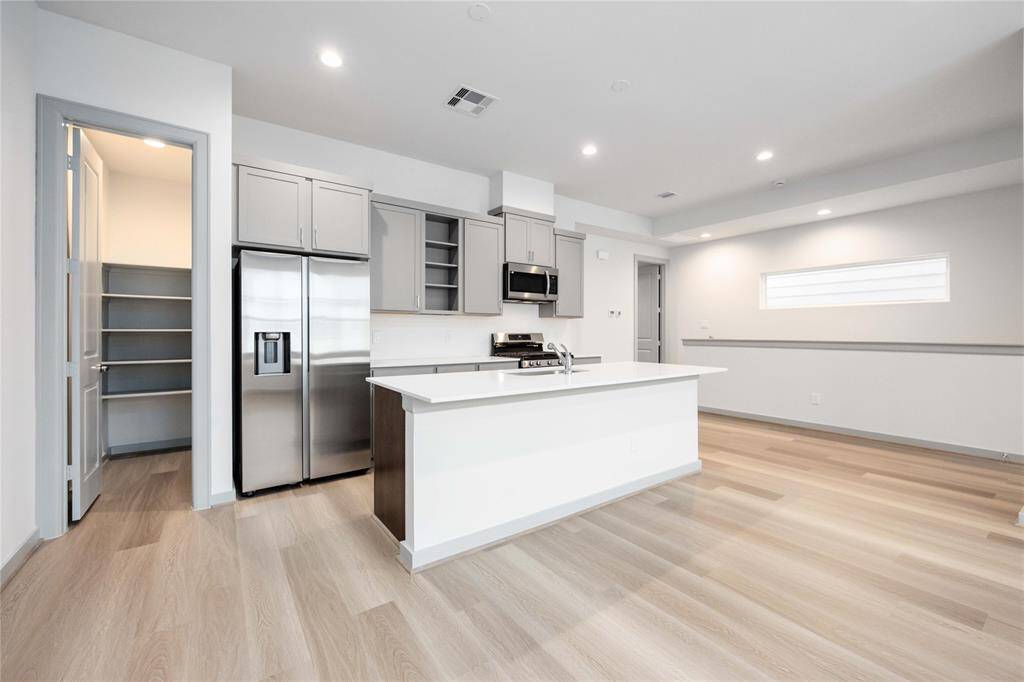 Walk-In Pantry, Kitchen View
