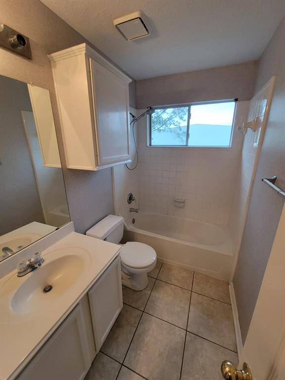 secondary bath upstairs