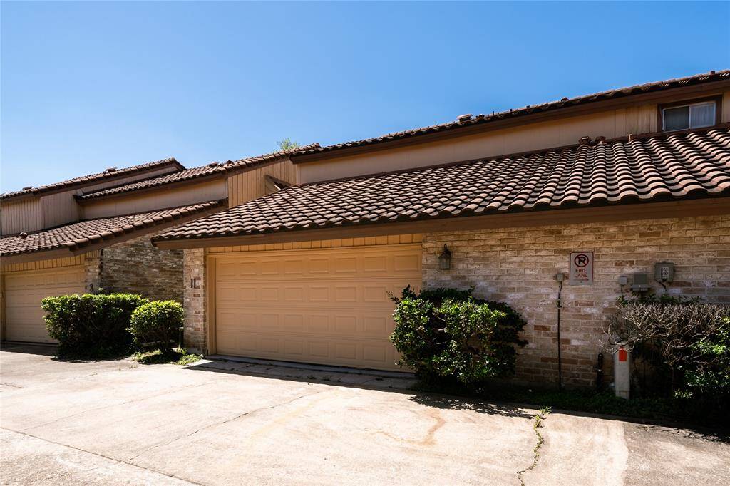 Exterior Rear View