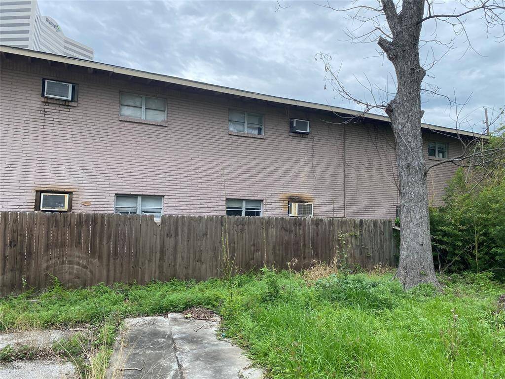 8 Briar Dale Ct Building