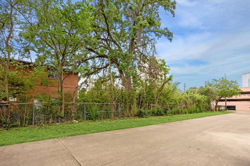 Private Road for The Junior League.  Property backs up to the road.