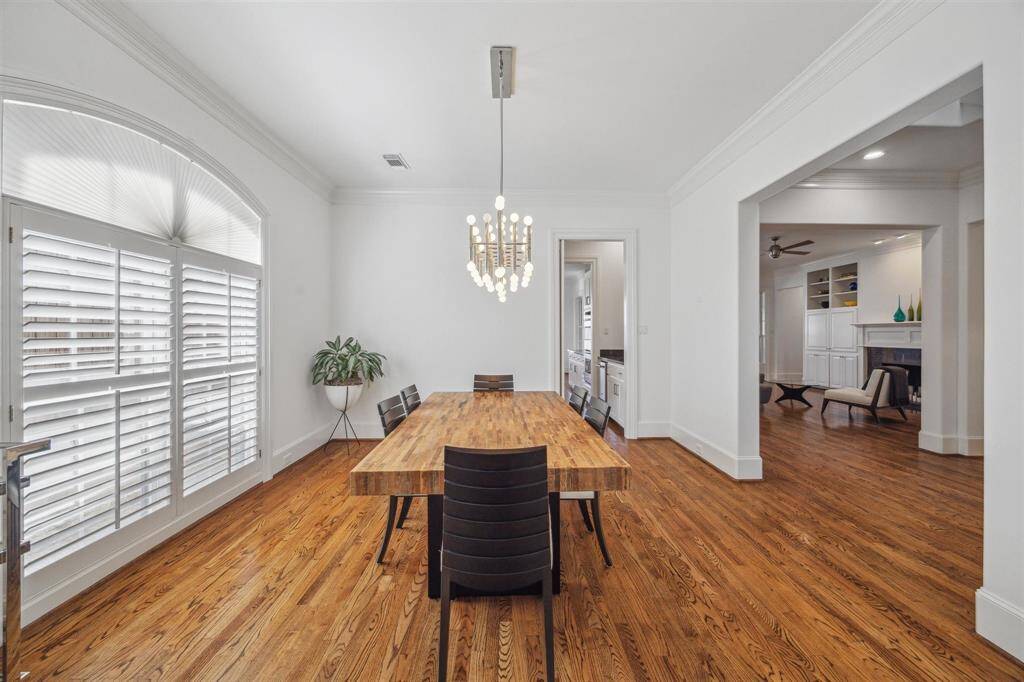 This home has a wonderful floor plan for entertaining or everyday living