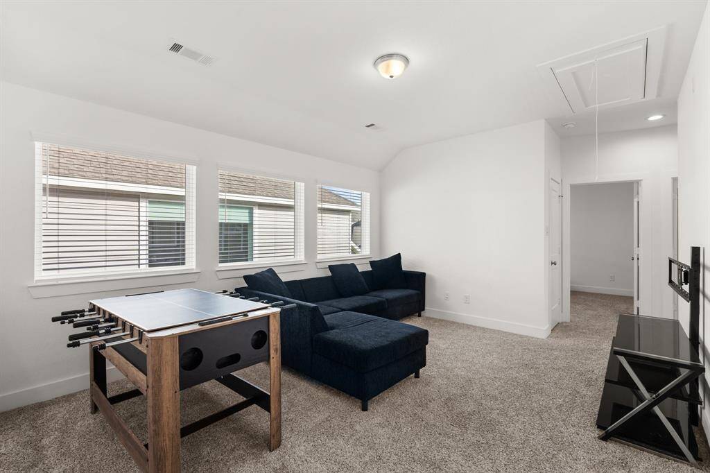 Plush carpet & large windows