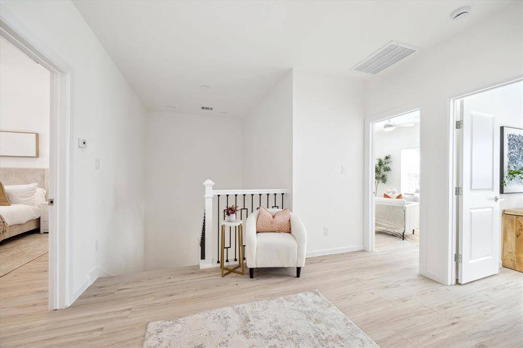 2nd floor landing - perfect for a desk or console