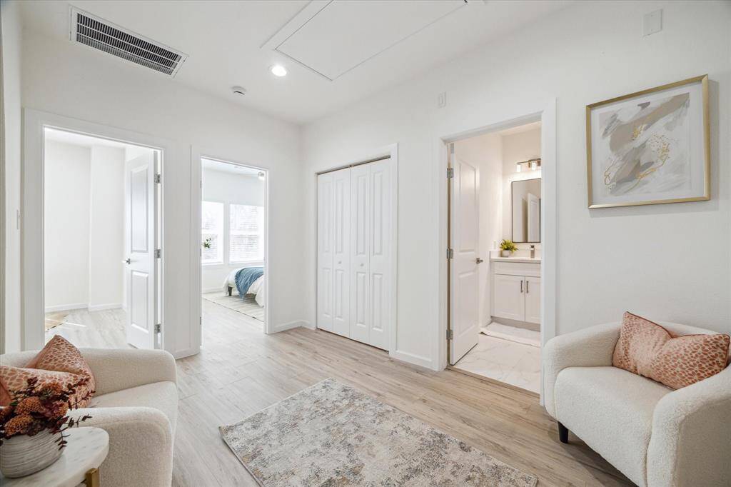 2nd floor landing sitting area