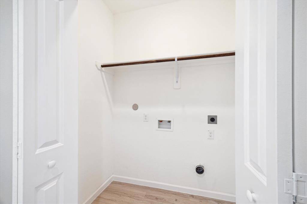 Laundry room on 2nd floor