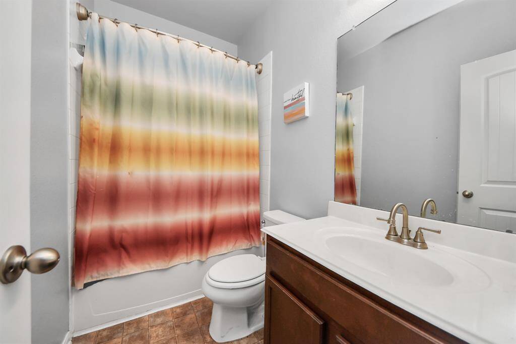 Secondary bathroom