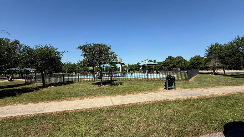 Nearby Zube Park
