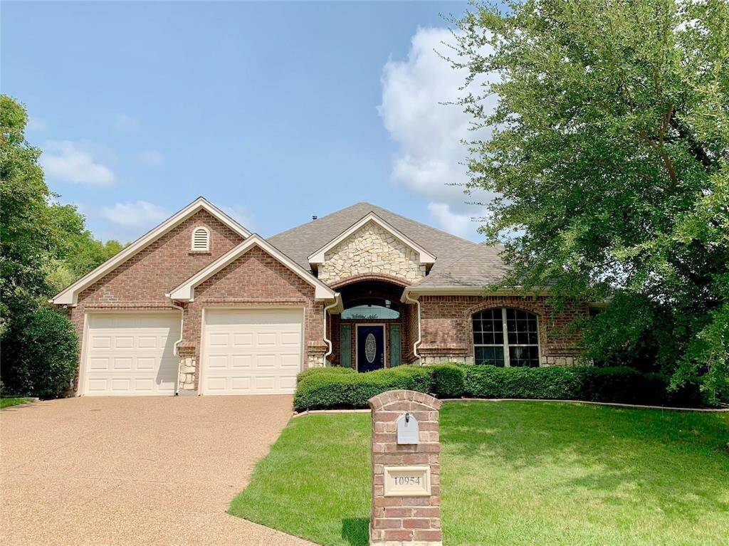 Welcome to 10954 Live Oak Creek Drive! Situated on an oversized 10,018 sq. ft. lot, an elongated double-wide driveway guides you & your guests up to the 2-car garage, offering ample parking & added convenience for gatherings or everyday use.