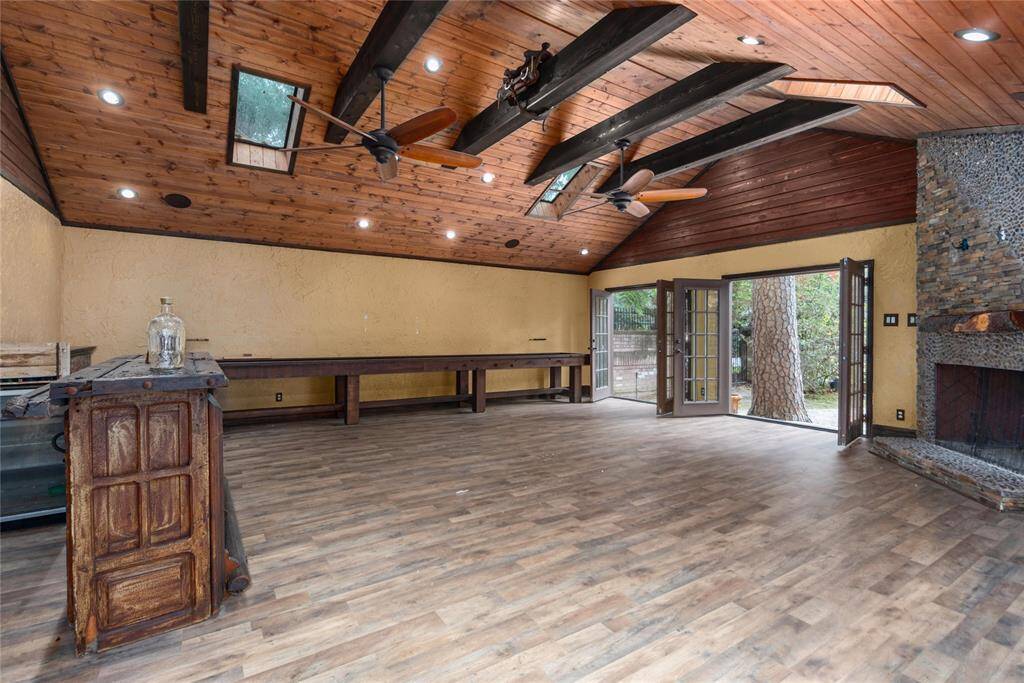 Exposed beams