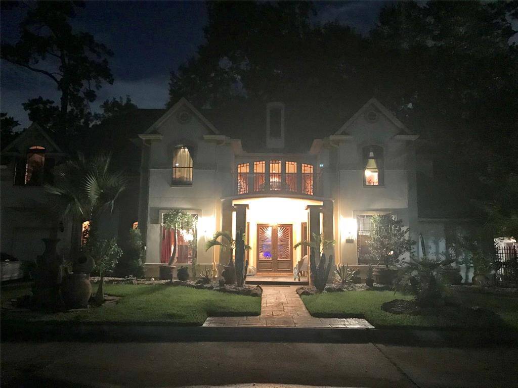Imagine coming home, after a late night, to this beautifully lit home