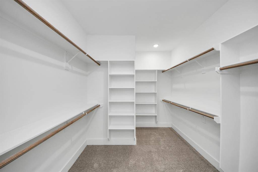 Walk-in closet