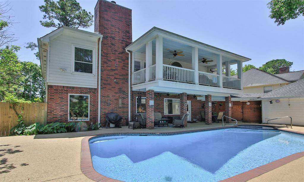 Plenty of room for a swim party.