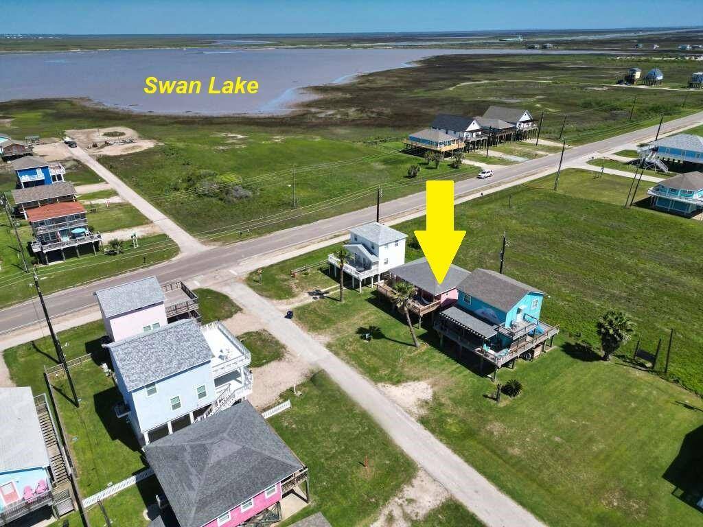 Very Close to Swan Lake & Public Boat Ramp