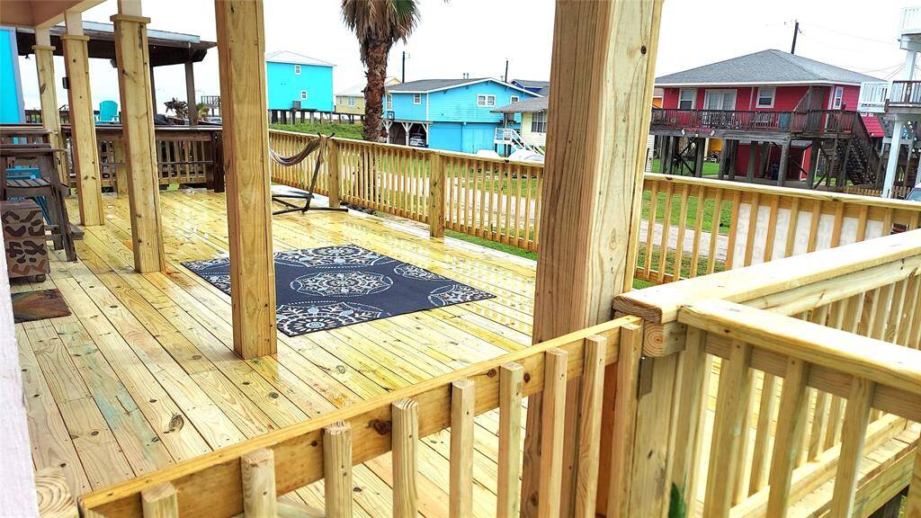 Expansive, Brand New Front Deck with Views of the Gulf!