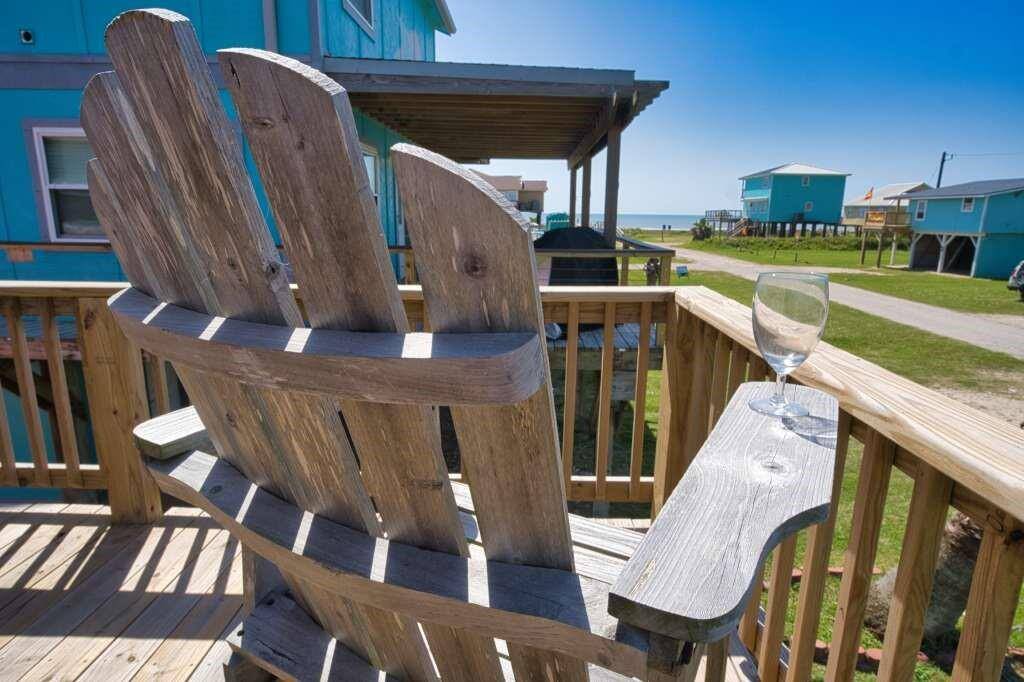 Imagine Enjoying Your Favorite Beverage with this View!