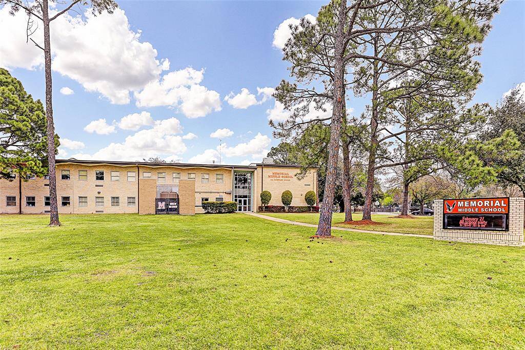 Enjoy access to top-rated Memorial Middle School just minutes away.