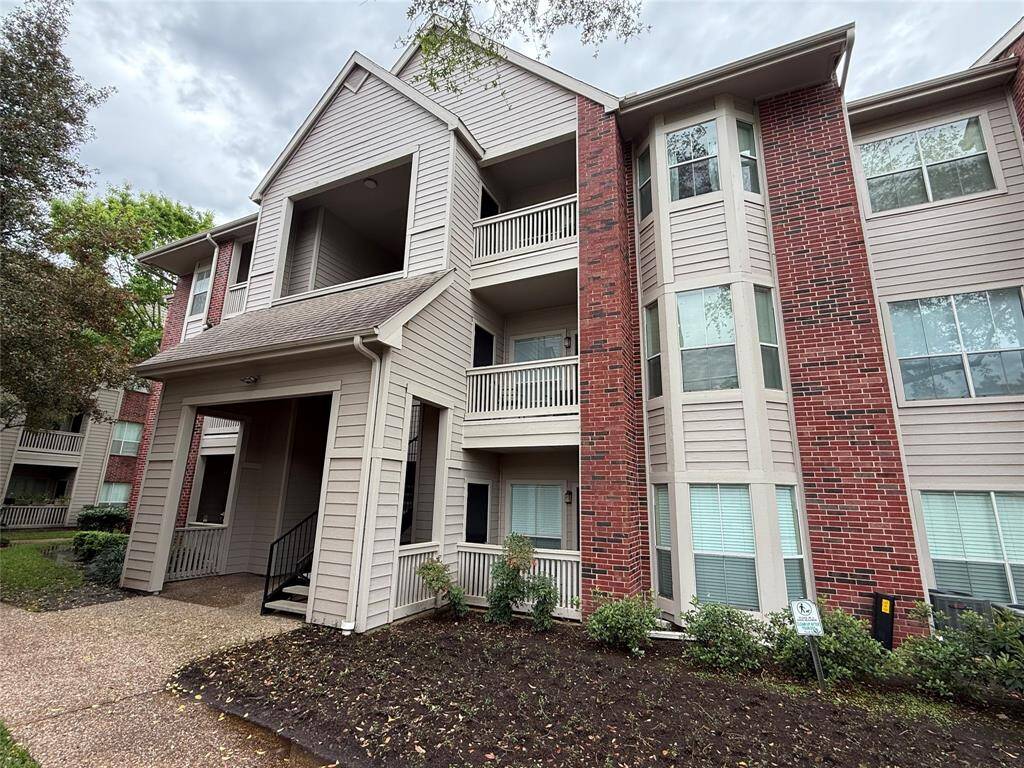 Condo is located on the 2nd floor of Building 4
