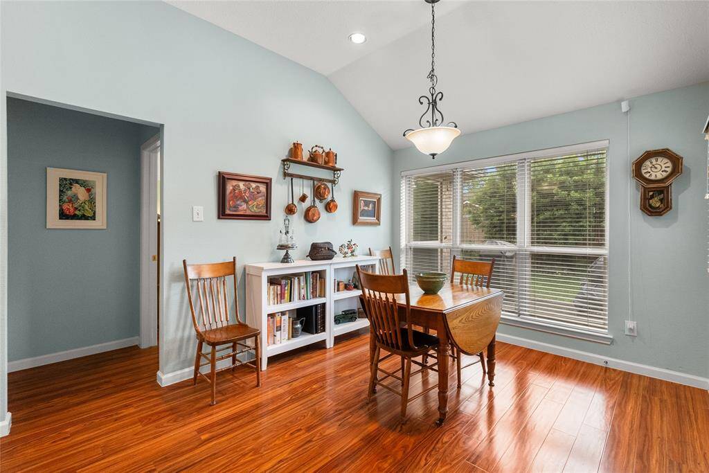Breakfast Area Off of Kitchen