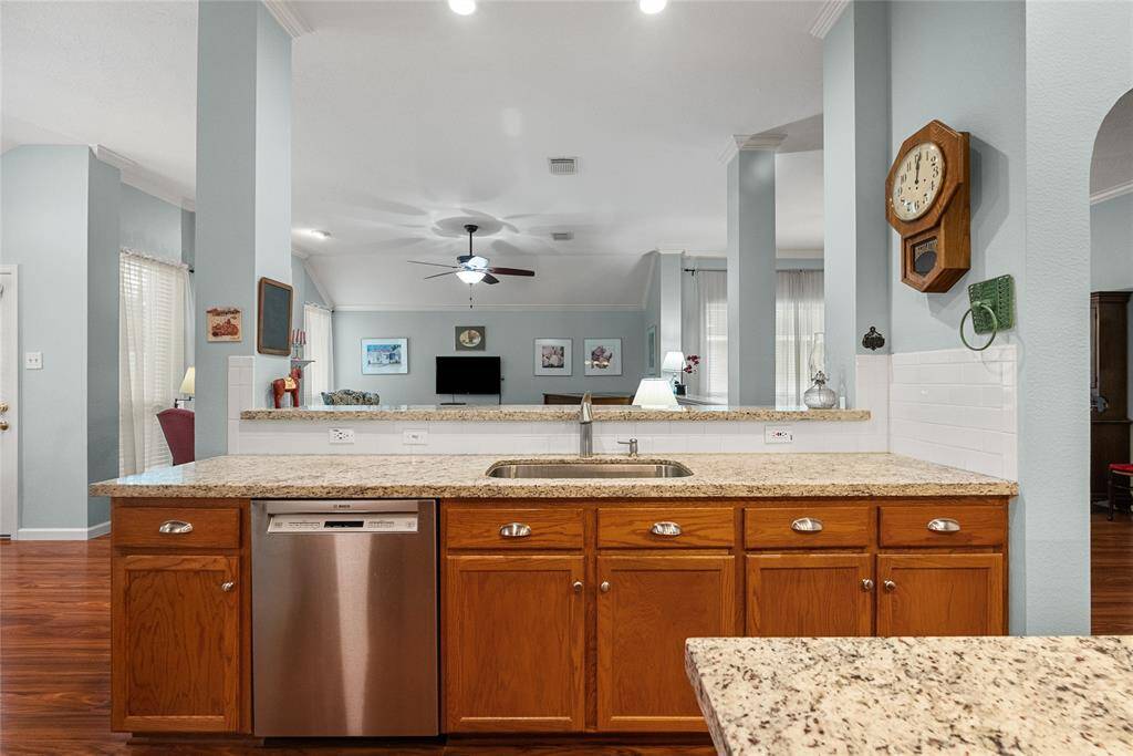 Open to Layout to Living