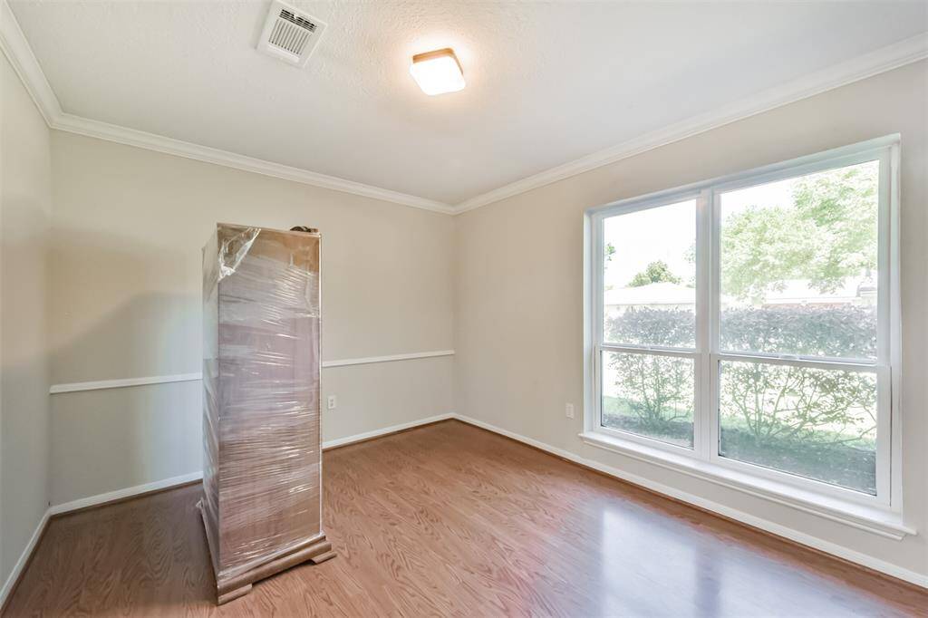 All windows are double pane!