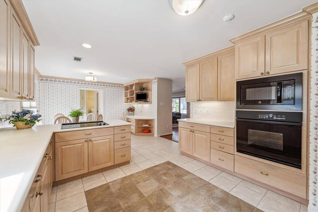 Lots of countertop space in this Kitchen!