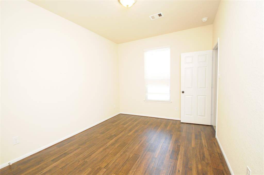 Downstairs ensuite