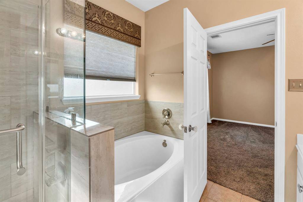 Separate Walk-In Shower & Soaking Tub! 16727 Tranquility Park Dr., Cypress, TX  77429