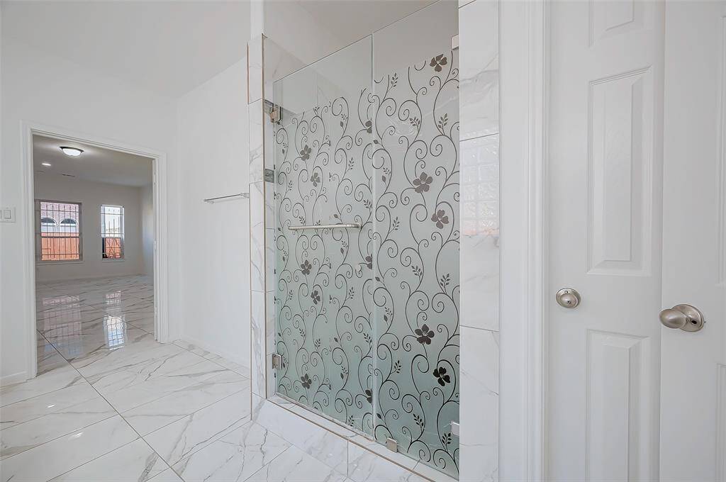 Upgraded Walk-in shower
