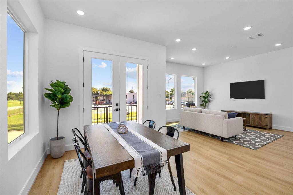 Dining area off of living/kitchen
