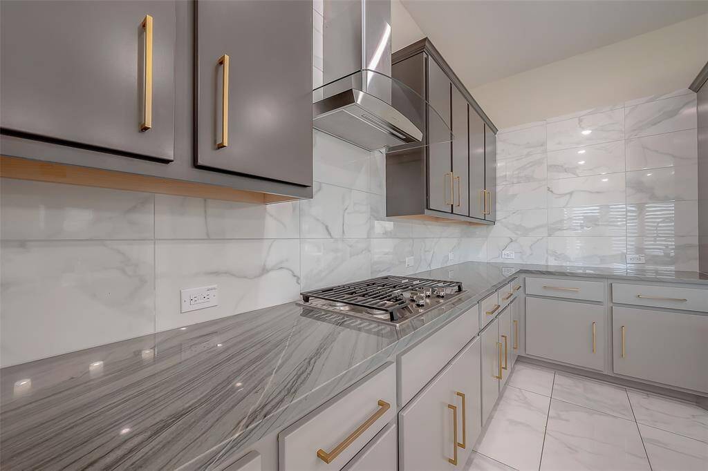 Stainless Steel & Glass Hooded range - just like new!