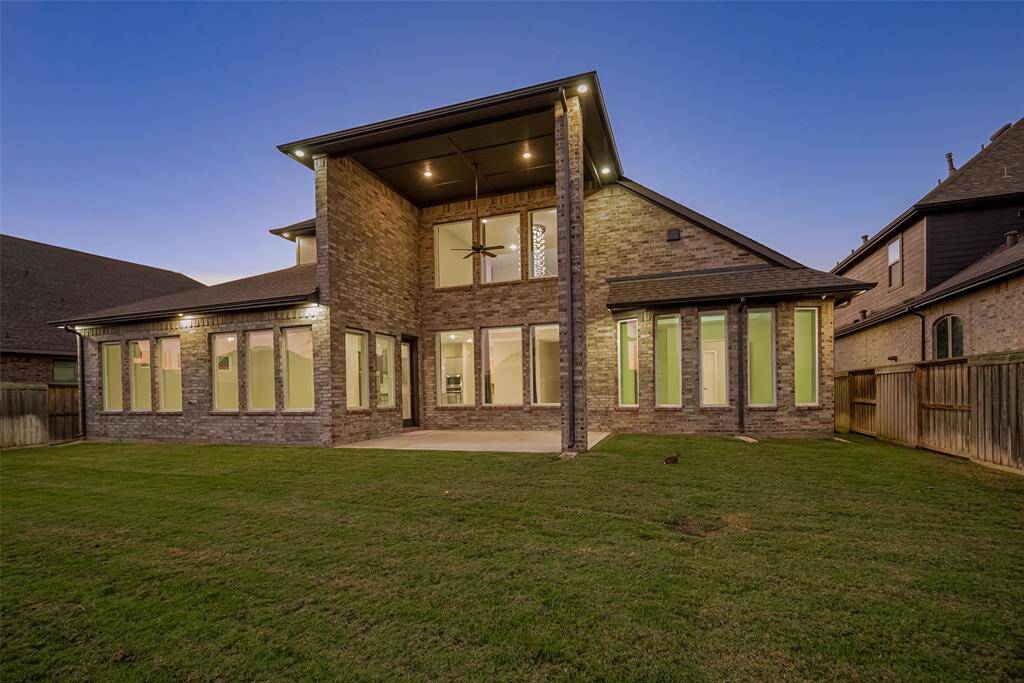 This home is equipped with a comprehensive security system, including 8 cameras (2 inside, 6 outside), providing peace of mind and can be controlled via an app.