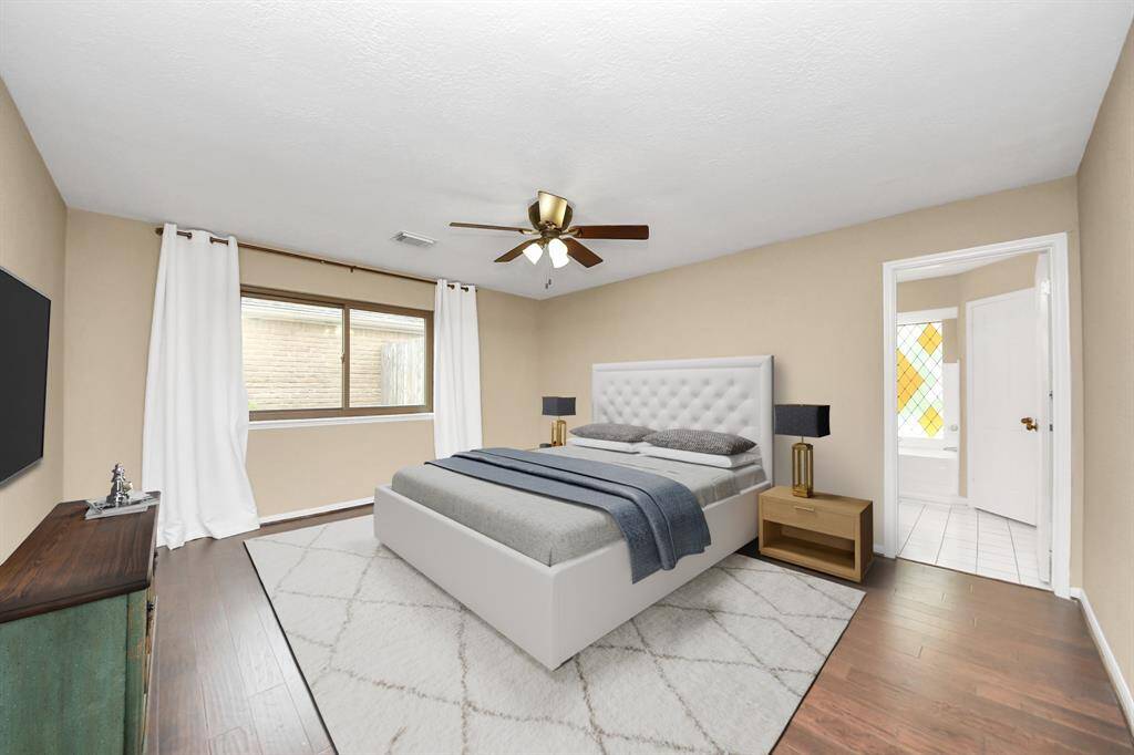 Primary suite located on the first floor with ensuite. *virtually staged*
