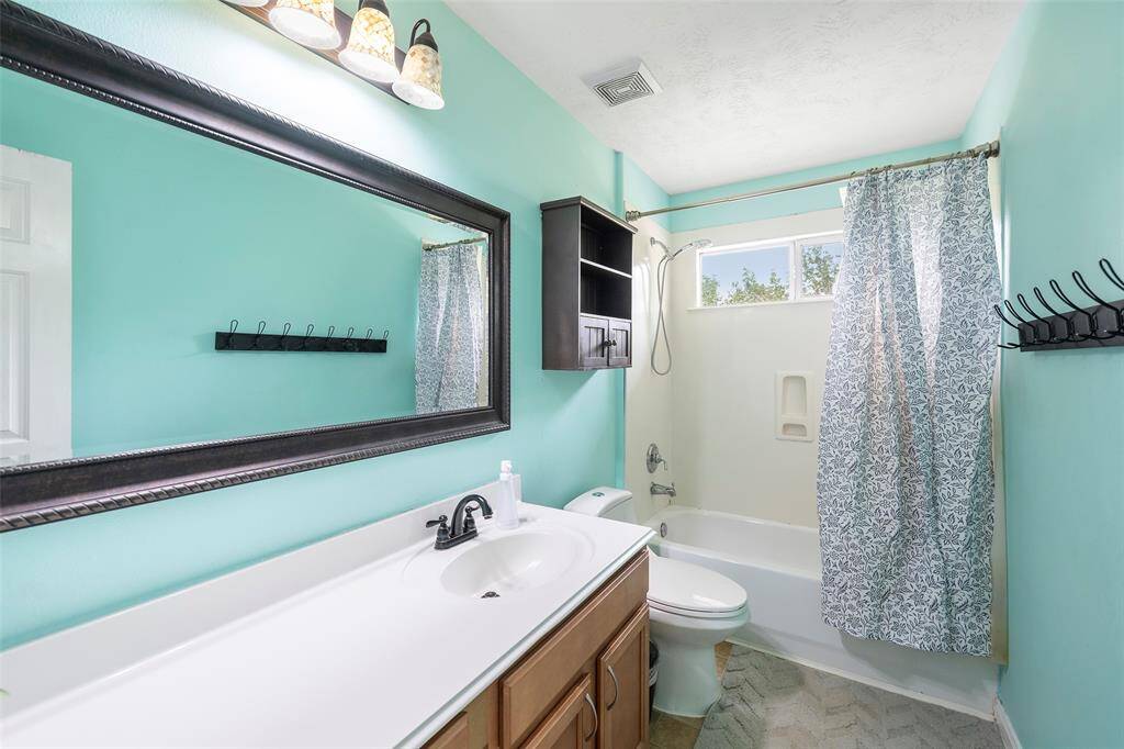 Another view of primary bath.