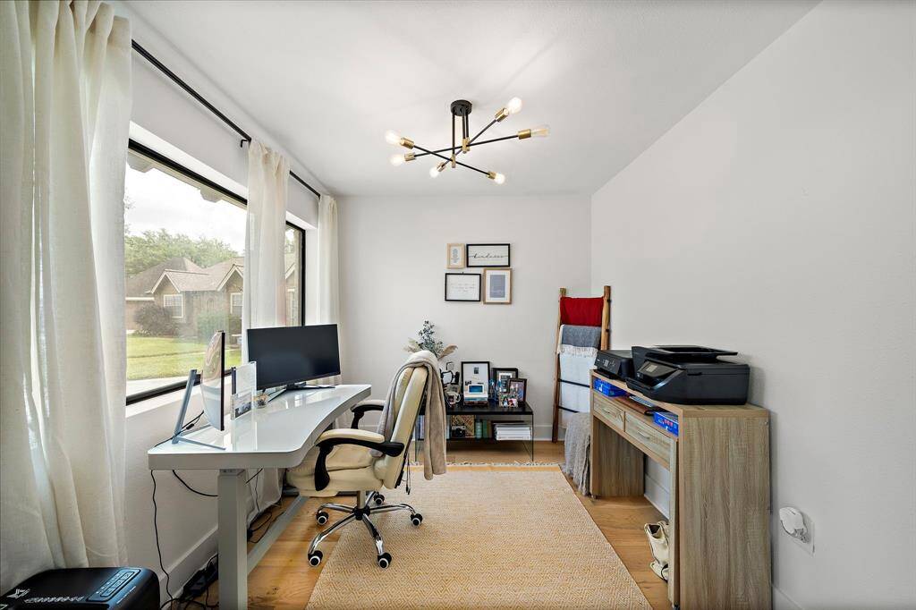 The perfect space for Office/wine bar/kids play room/sunroom/ yoga room etc