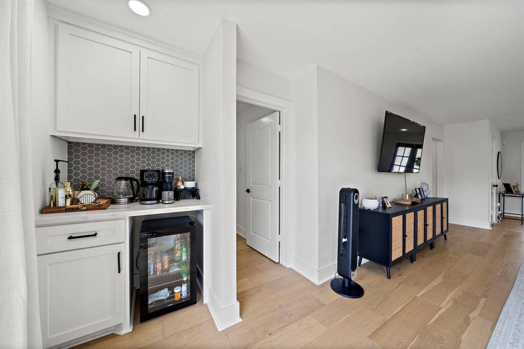 Breakfast Bar