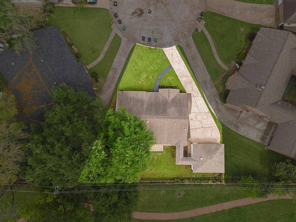 Birds eye View of Spacious lot located in  a cul-de-sac with no back neighbors
