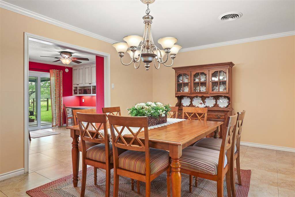 This large and formal dining room is ideal for hosting gatherings.