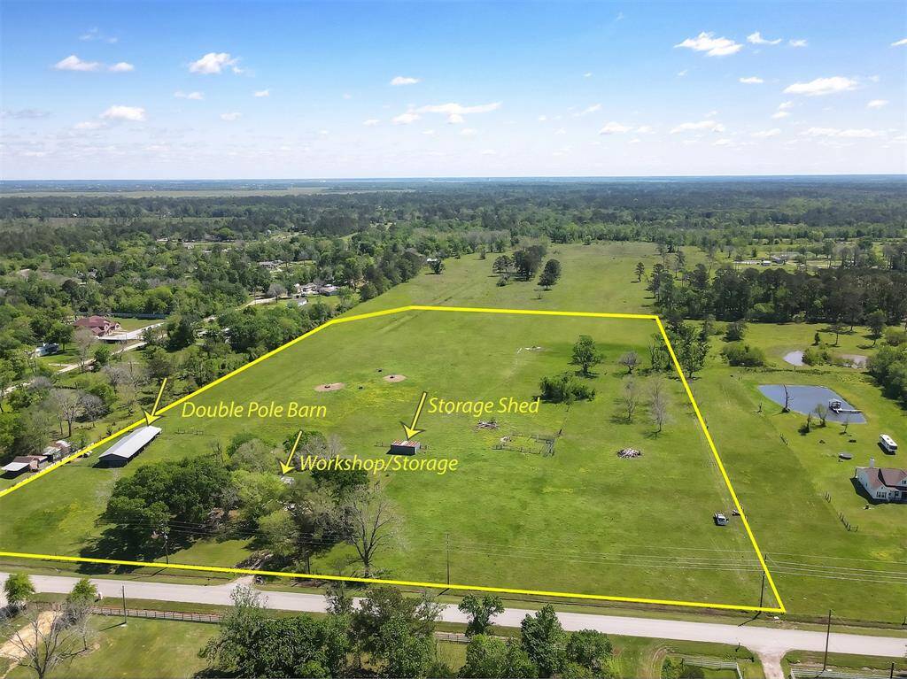 Note that the property line on the right side is closer to the pole barn then pictured. Please refer to the survey for more accurate lines.