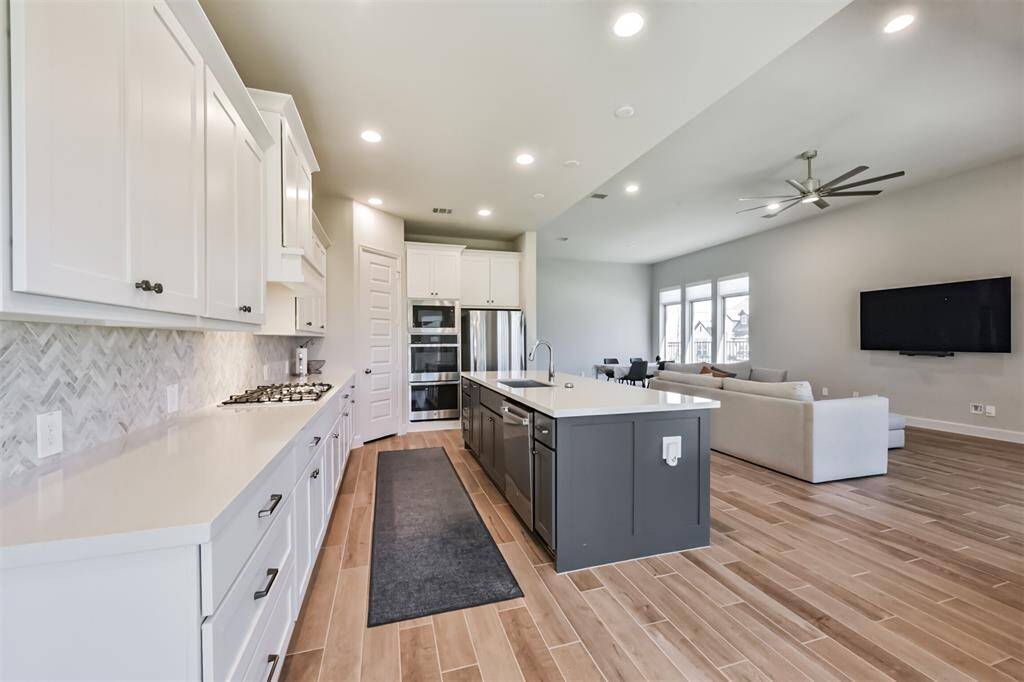 tons of counter space!
