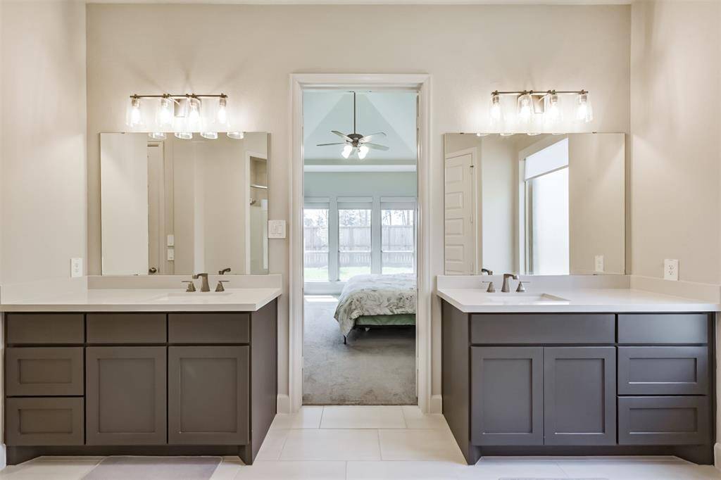 Dual vanities!
