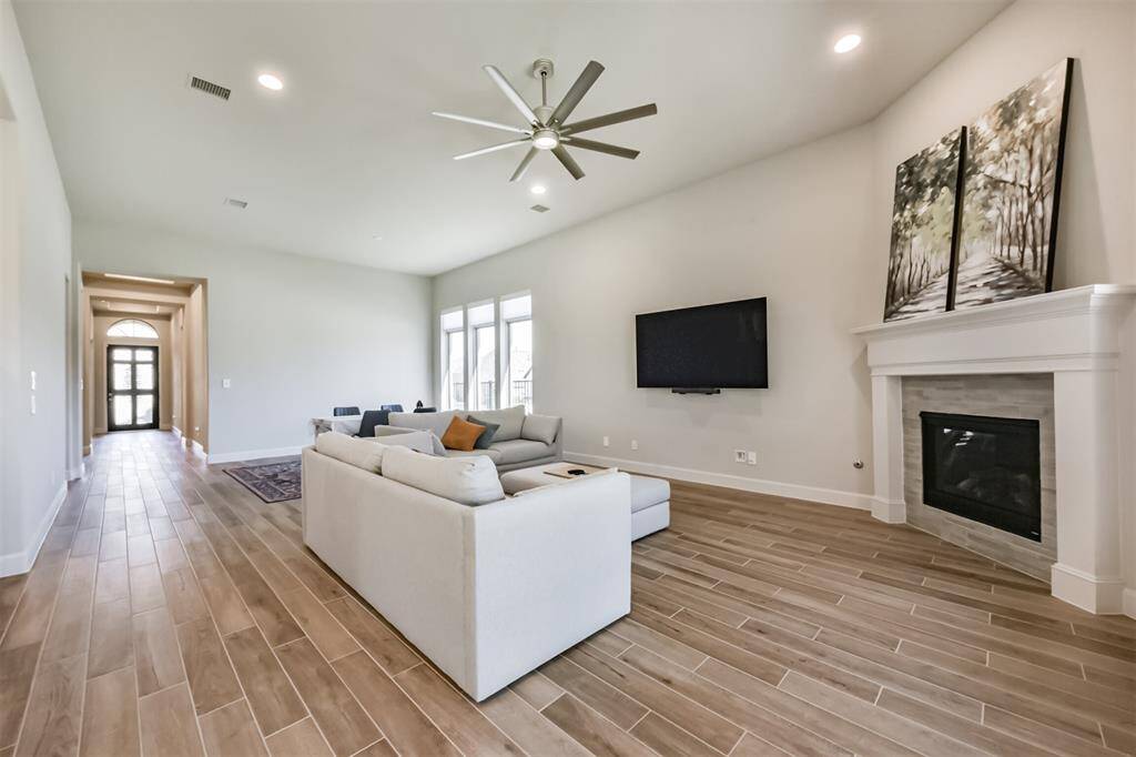 Living area with gas log fireplace