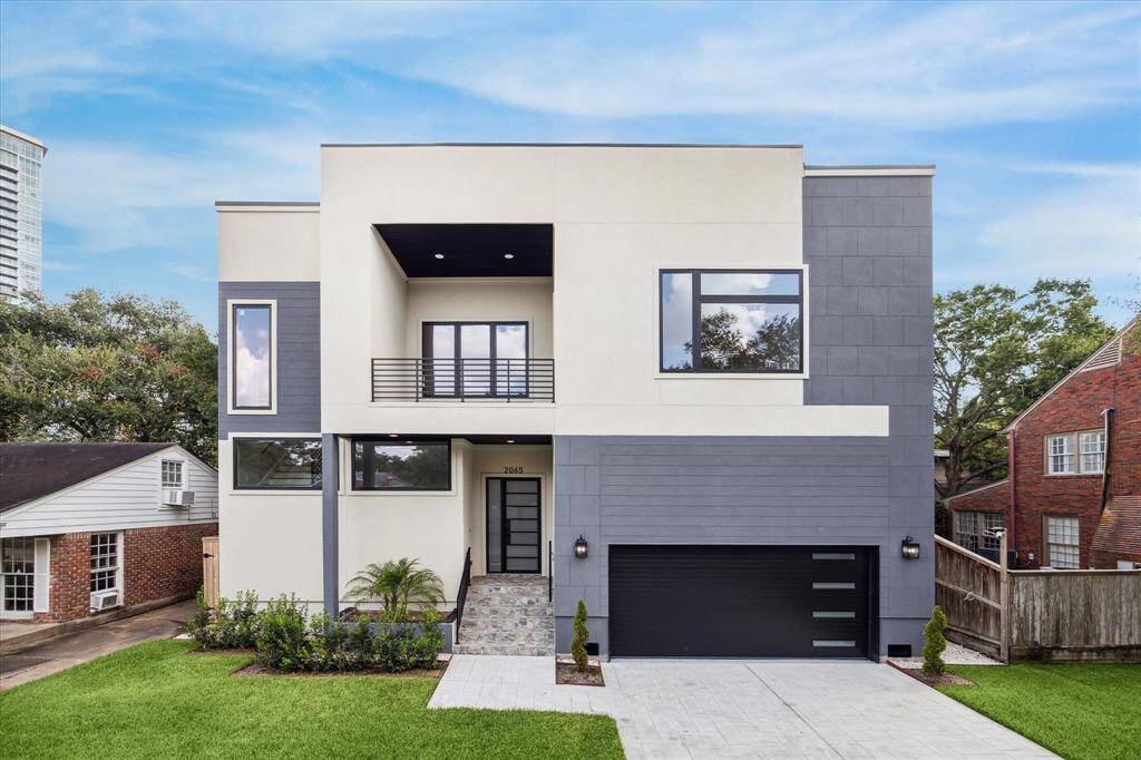 Situated minutes from the Med Center, Hermann Park, the Museums, Rice University and the Village and zoned to Roberts elementary