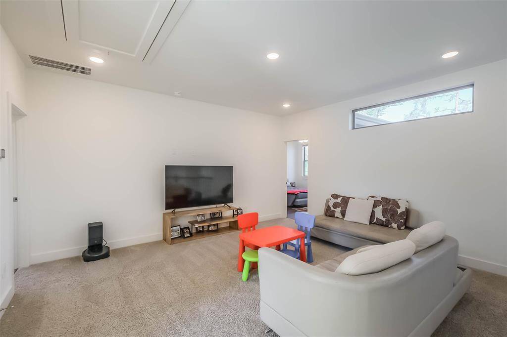 Yet another great place to simply enjoy in this meticulously maintained home!