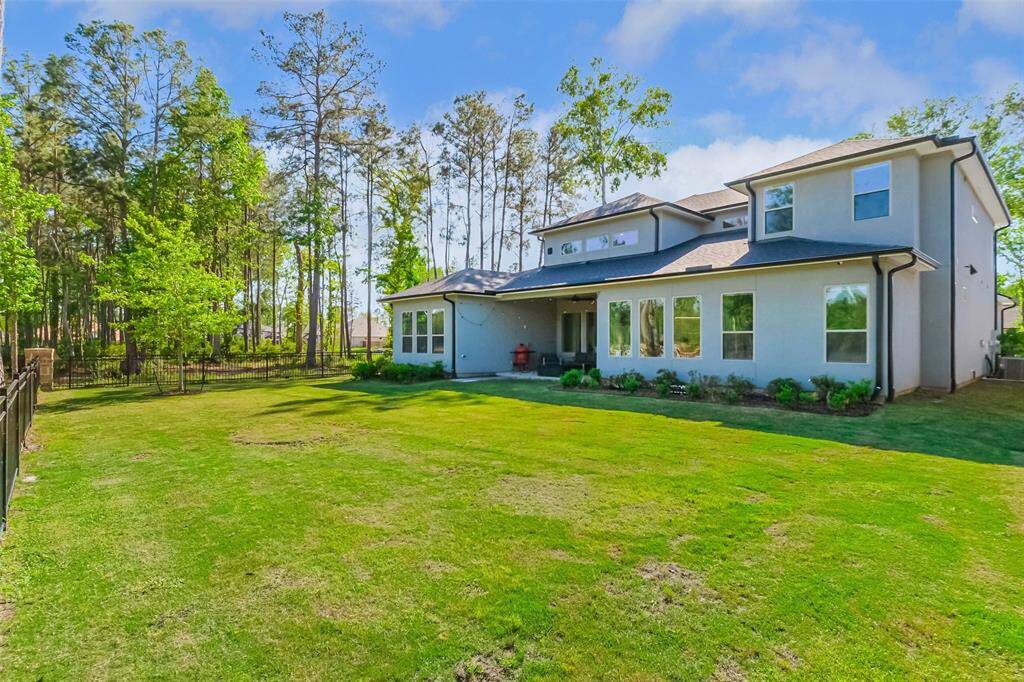 Another view of the expansive back yard that faces the east, so you can wake up to sunshine, and enjoy cooler evenings out back.