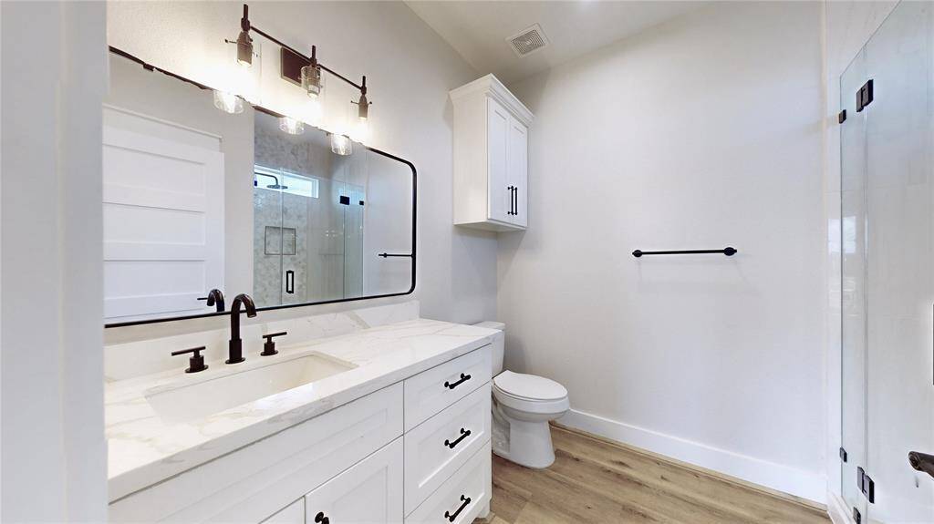 Bath 3 Private ensuite to Bed 3