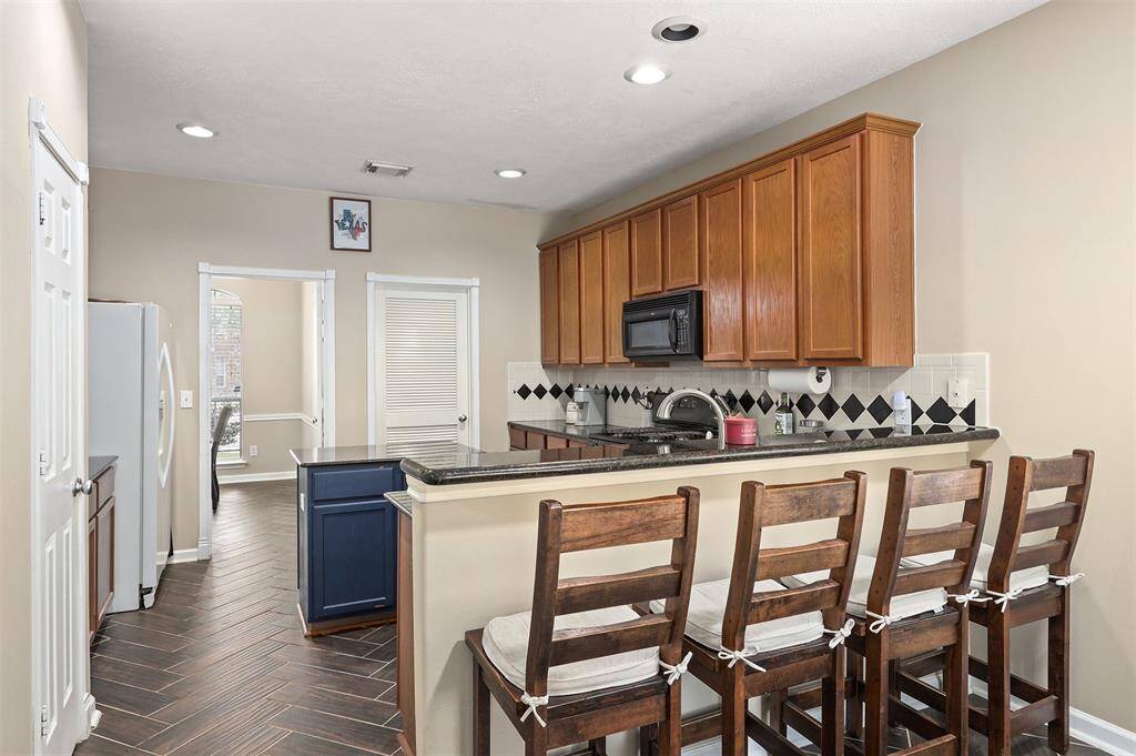 Expansive Breakfast Bar For Quick Morning or Anytime Meals